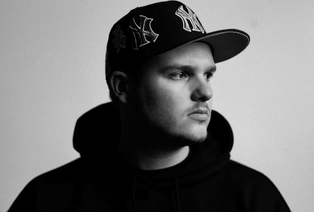 Julian Cross Shakes Up Drum & Bass with Explosive New Single 'Hot N Cold'