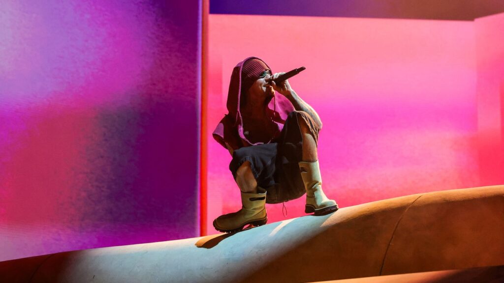 Justin Bieber Enlists SZA, Billie Eilish for Coachella Weekend Two