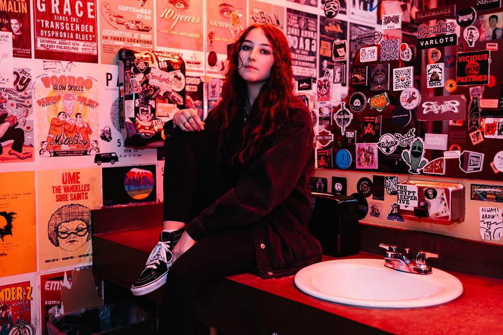 Nicole Alexis Unveils Introspective Debut EP, 'Mirrors and Smoke'