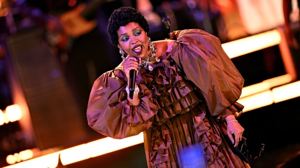 Ms. Lauryn Hill Honored with Living Legend Icon Award at BET Awards