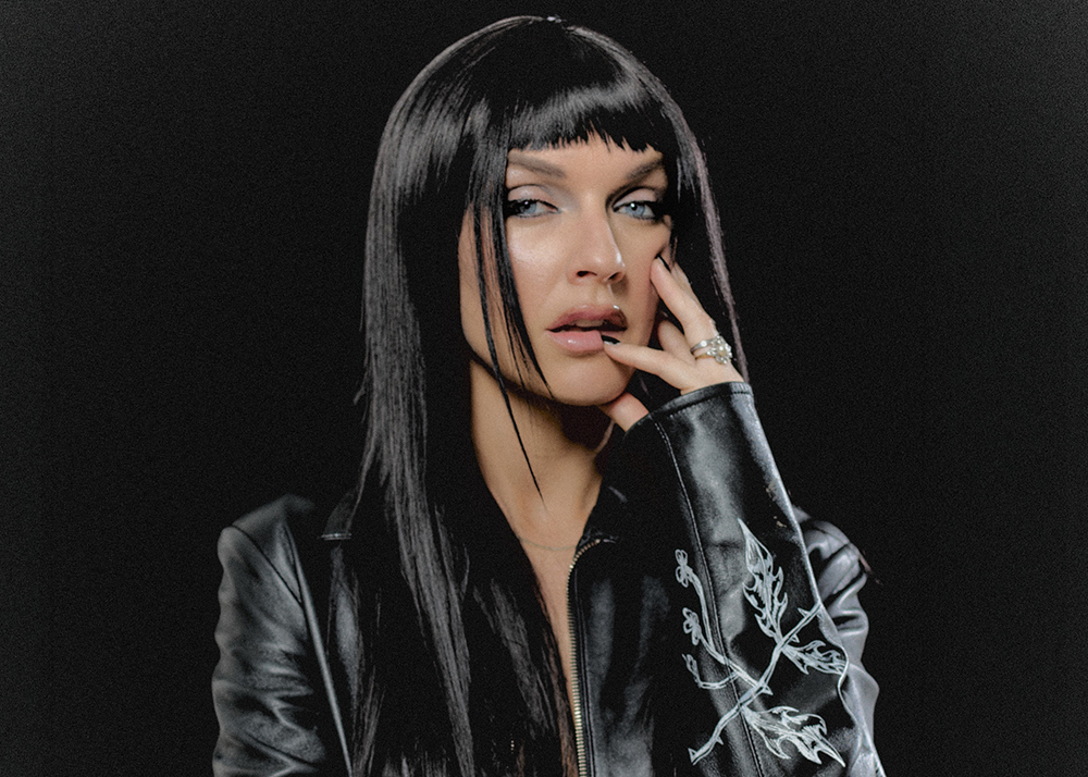 Zolita Embraces Duality with New Single "HARDCORE"