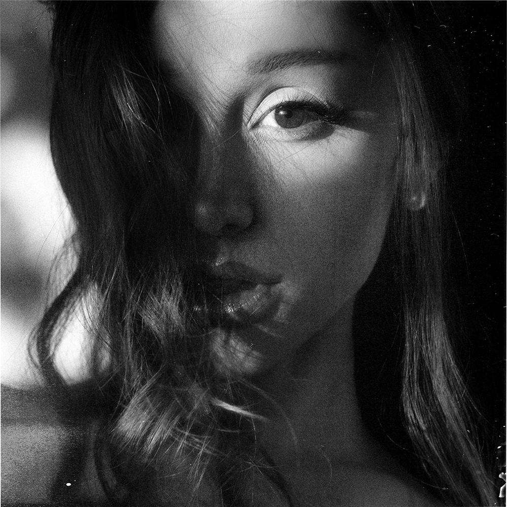 Ariana Grande Returns with New Single “hate that i made you love me”